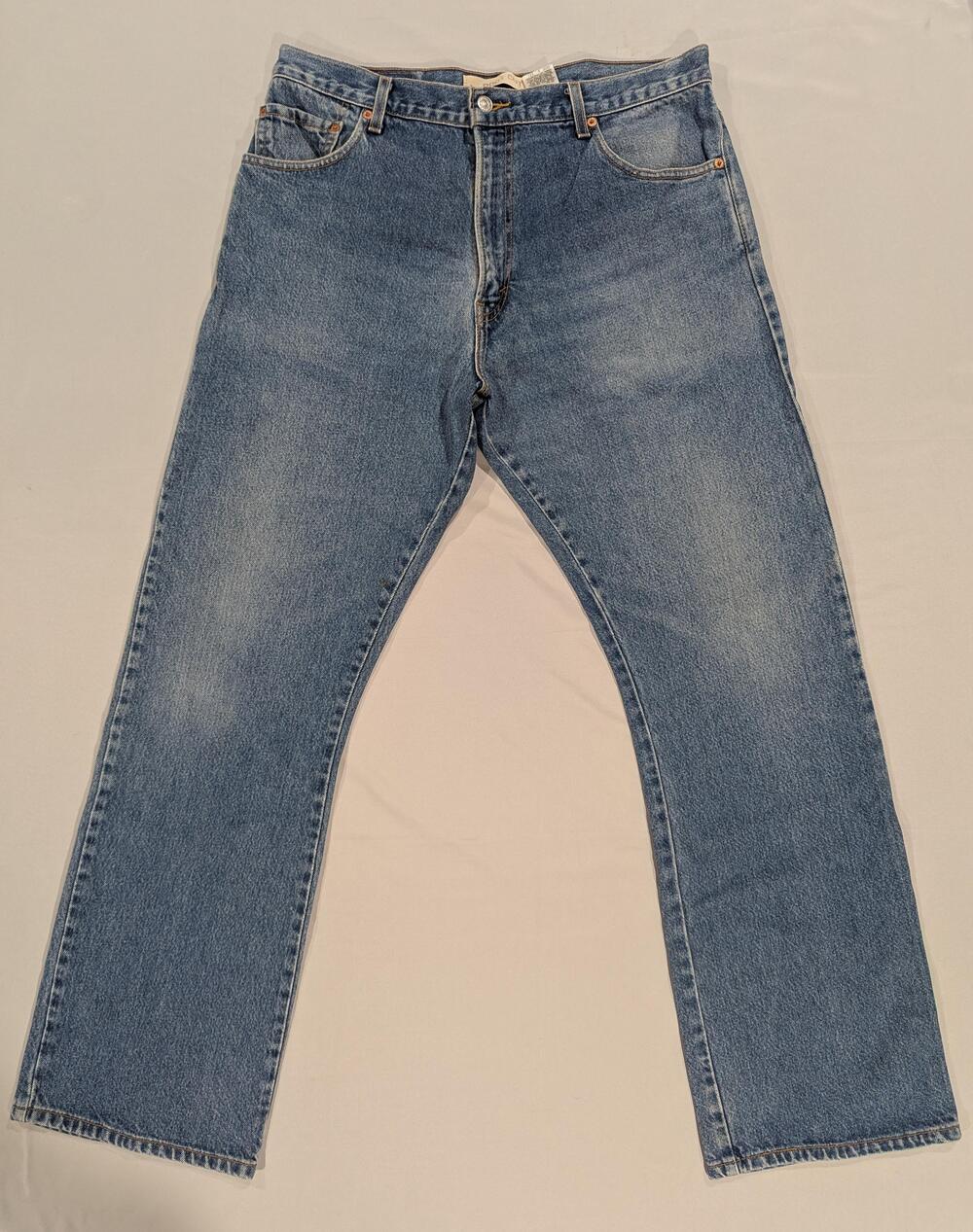 Vintage Levi's 517 Jeans Mens 36x32 Blue Med Wash Regular Bootcut Denim USA